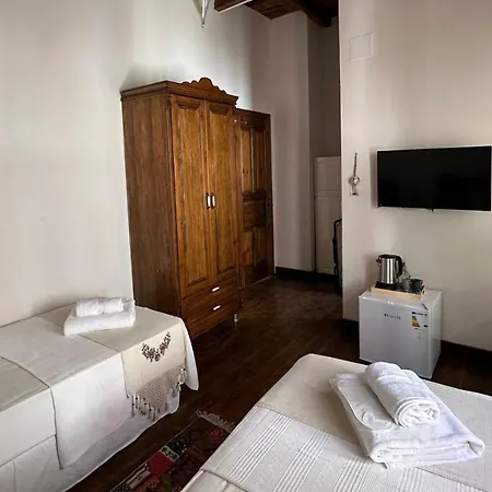 Cunda Nazimaki Ayvalı