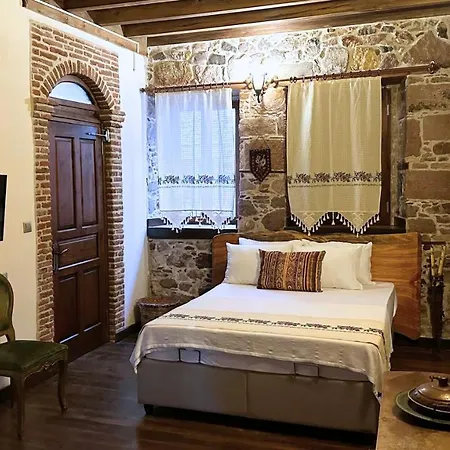 Cunda Nazimaki Hotel *