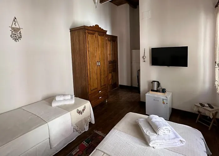 Cunda Nazimaki Ayvalı