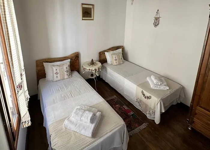 Cunda Nazimaki Ayvalı