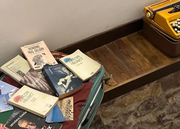 Cunda Nazimaki Ayvalı